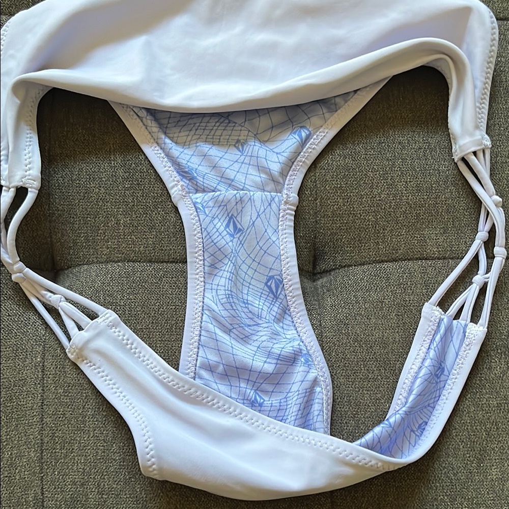 Volcom White Bikini with Blue Accents - Picture 4 of 7